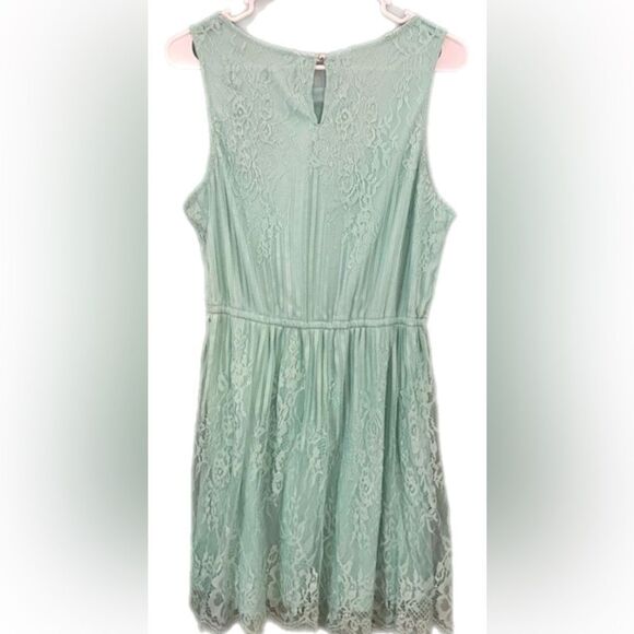Eyeshadow mint, green lace dress size Large. ￼ - Picture 5 of 8